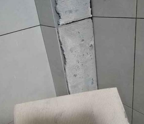 尤溪瓷砖空鼓维修公司分享下厨房瓷砖脱落的补救措施。